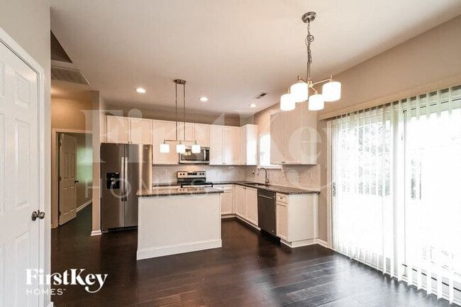 Foto del edificio - 417 Blooming Meadows Rd