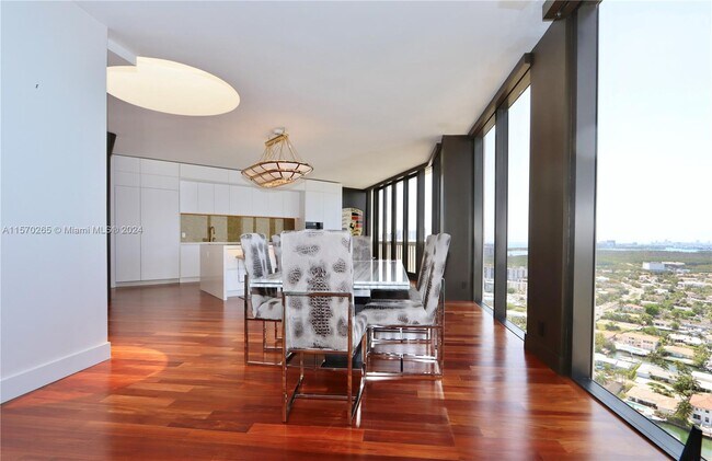 Foto del edificio - 1000 E Island Blvd