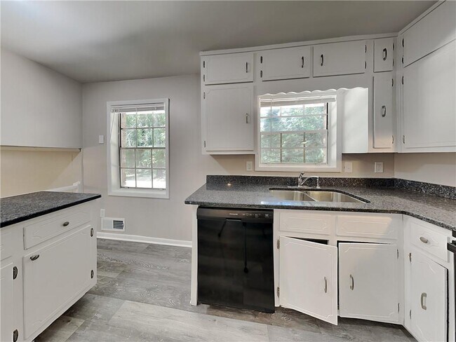 Building Photo - 4189 Northstrand Dr