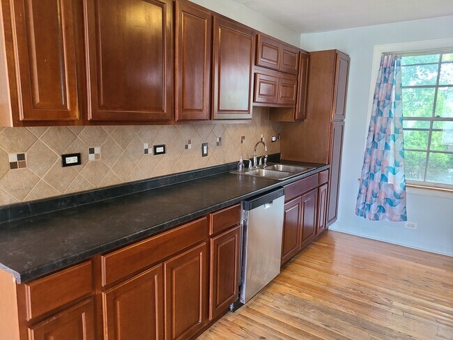 Foto del edificio - 7001 Lavergne Ave