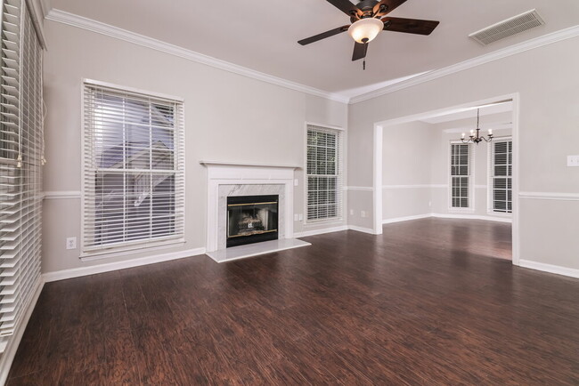 Building Photo - 7705 Hollyheight Ln