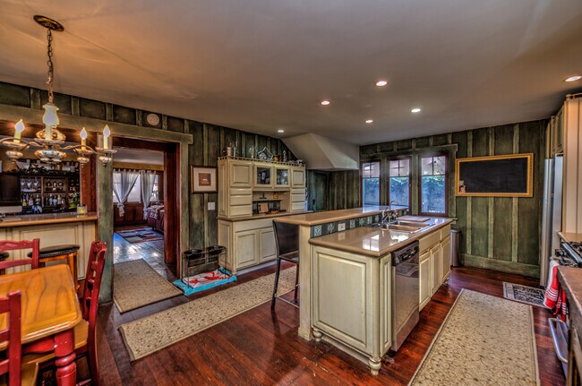 Building Photo - 36 29th Ave