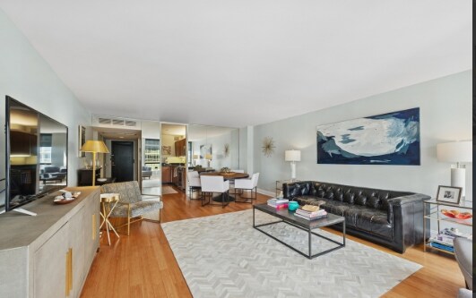 Foto del edificio - 260 E Chestnut St