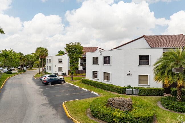 Building Photo - Bleau Fontaine Condominiums