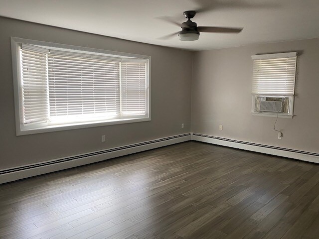 living room - 37 May St