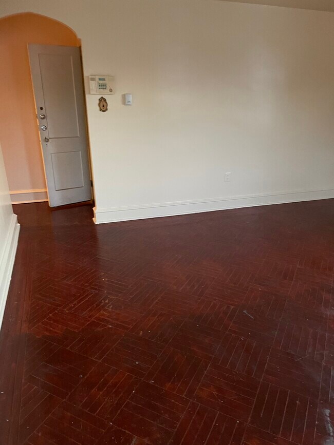 Living room - 5253 Westford Rd