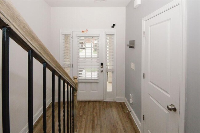 Foto del edificio - 10162 Benton Woods Dr