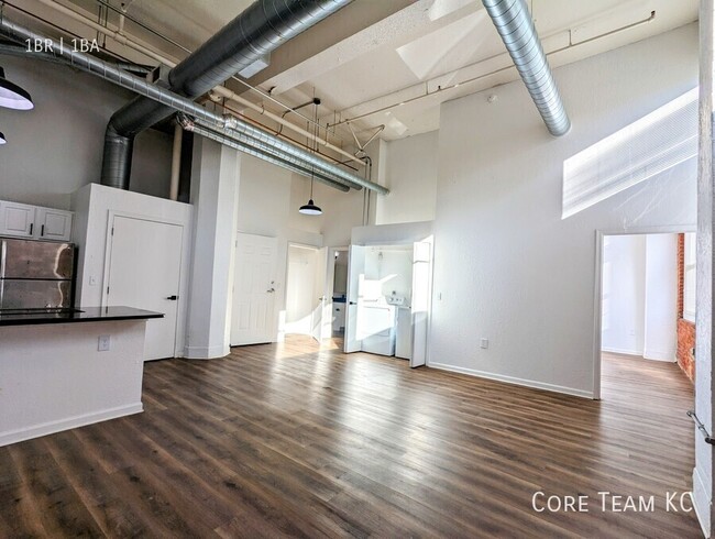 Building Photo - 934 Broadway Blvd