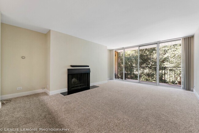 Foto del edificio - 5830 Oakwood Dr