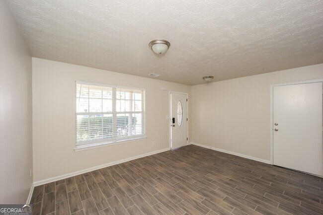 Foto del edificio - 752 Wood Bend Ct