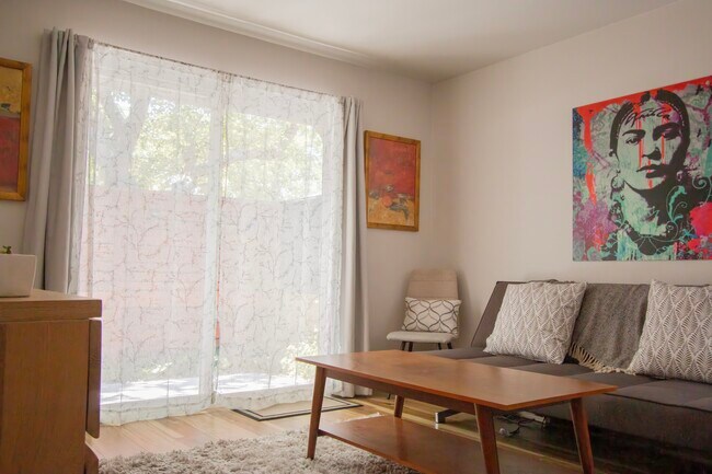 Living Room - 5607 Harvest Hill Rd