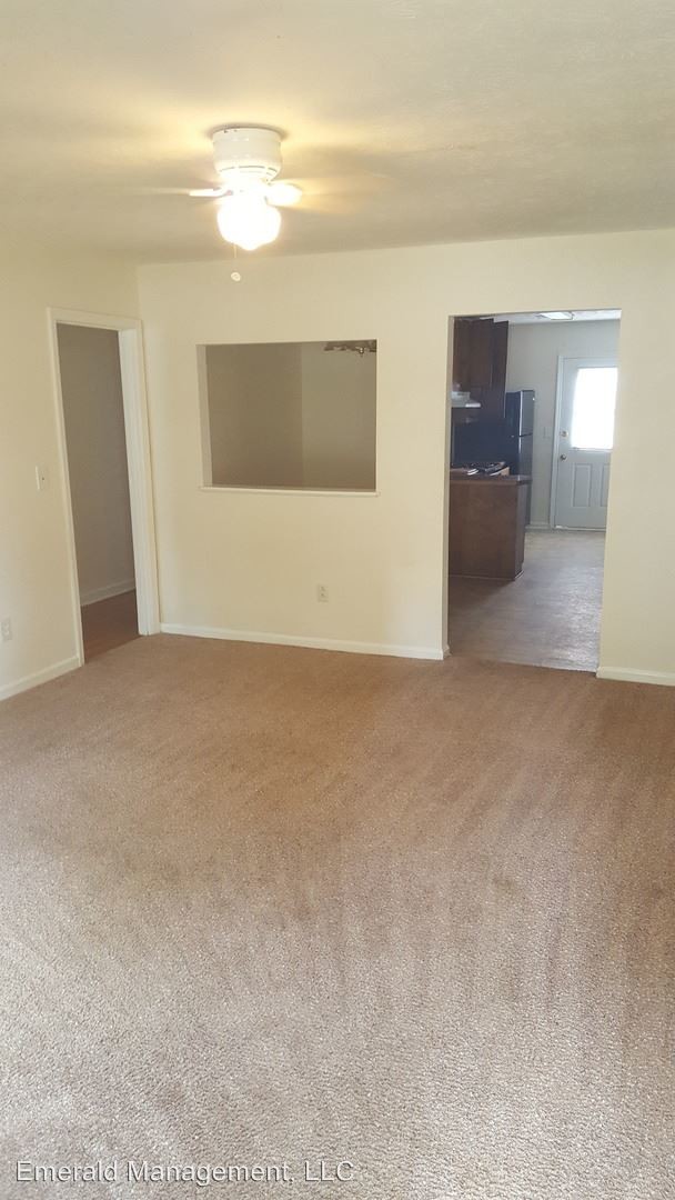 Foto del edificio - 405 Charleston Ln