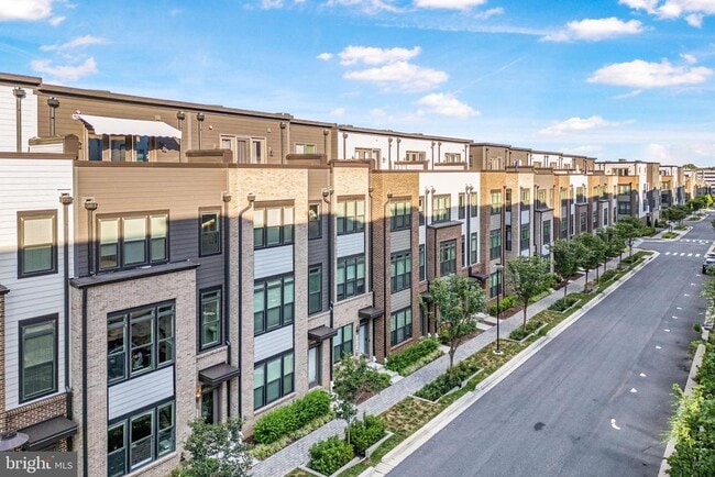 Foto del edificio - 16253 Connors Wy