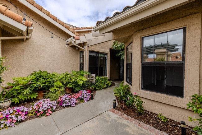 Building Photo - 15614 Via Calanova