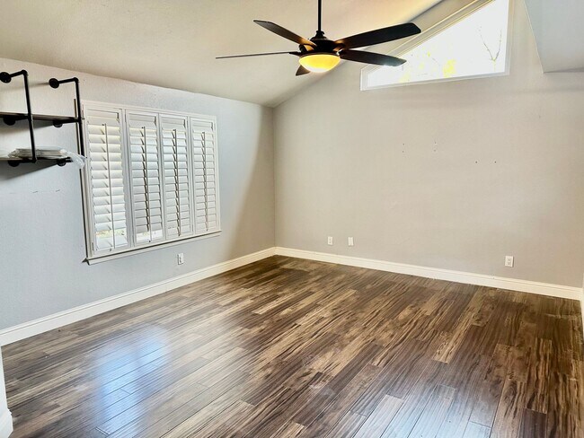 Foto del edificio - Spacious 3/2 bath home in Fig Garden