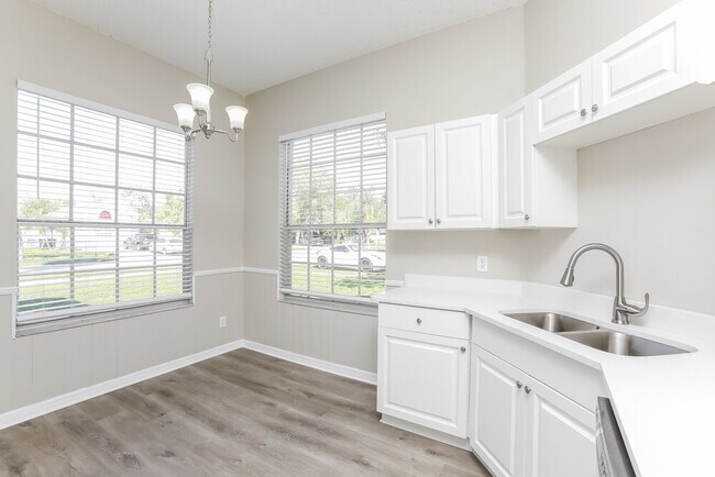 Foto del edificio - 2539 Titus Ct