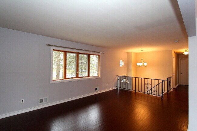 Building Photo - 1032 Carteret Rd