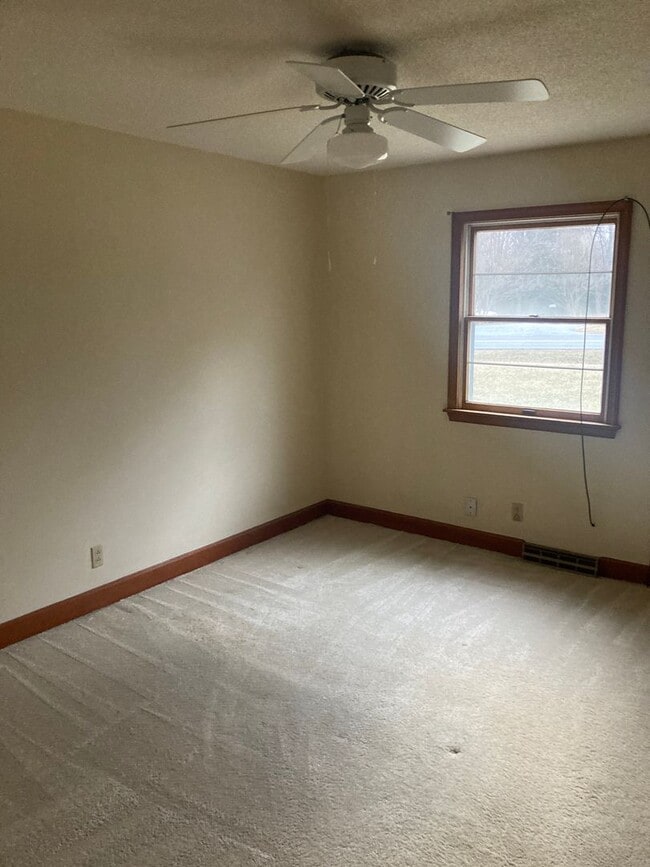 Foto del edificio - 669 McGregor Rd