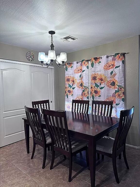 Foto del edificio - 28 W Grey Stone St