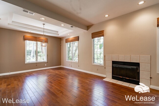 Building Photo - 2938 Luciernaga St