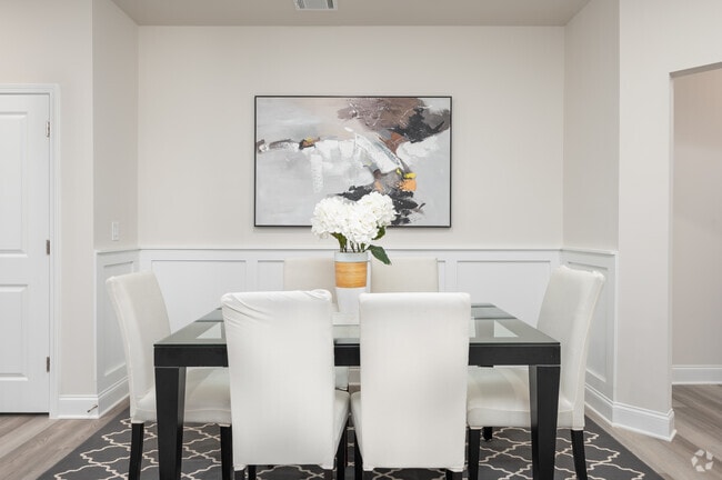 The Dylan - Dining Area - Rosebud Place Rental Homes