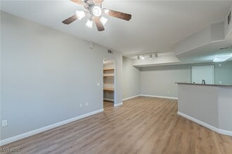 Building Photo - 10550 W Alexander Rd