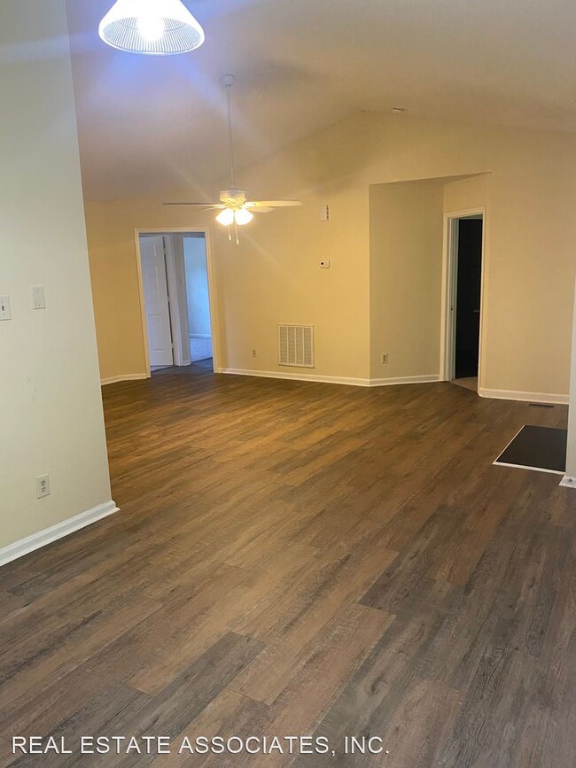 Building Photo - 3 br, 2 bath House - 1911 Fidelity Drive