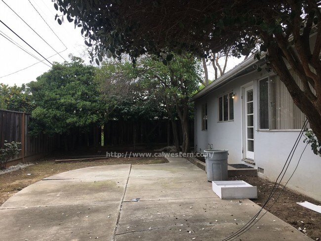 Foto del edificio - Home For Rent in Sought After Cambrian Park.
