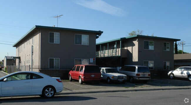 Foto del edificio - 2254 Luz Ave