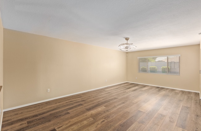 Foto del edificio - 2113 E Pebble Beach Dr