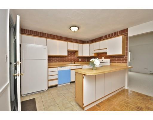 Building Photo - 207 Samoset St