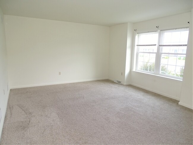 Building Photo - 247 Limestone Dr
