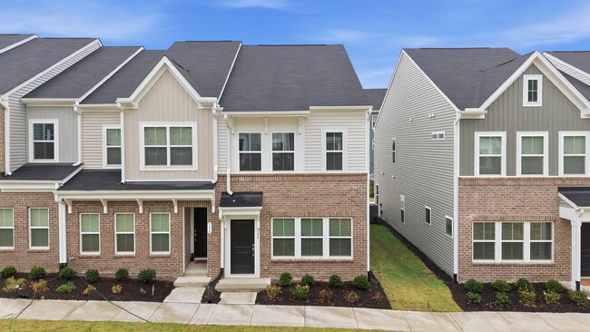 Building Photo - Silver Fir Ln - Garner