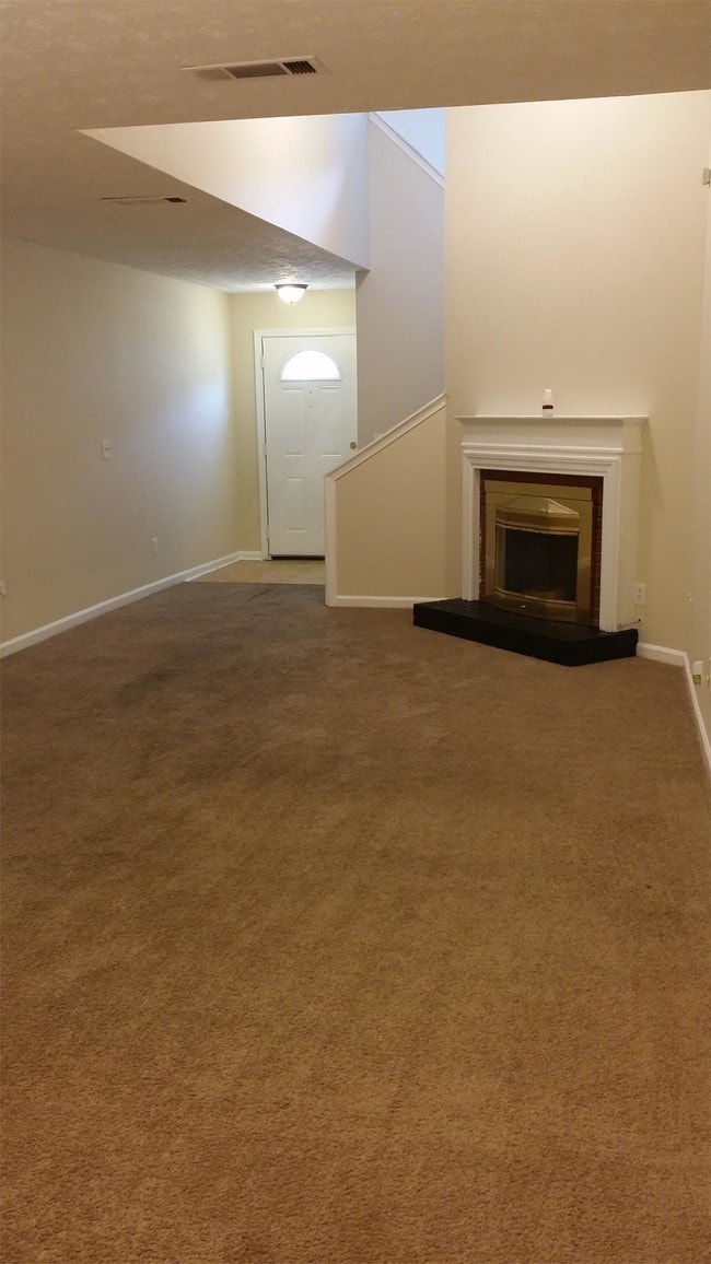 Building Photo - 3711 Oakwood Manor
