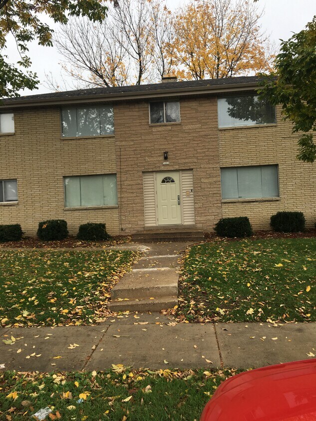 5660 N 91st St Milwaukee Wi 53225 Apartments Milwaukee Wi Apartments Com
