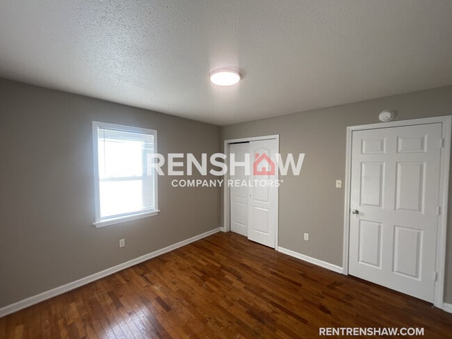 Building Photo - 17 Navy Dr