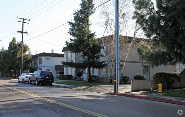 Building Photo - Parkside Apartments