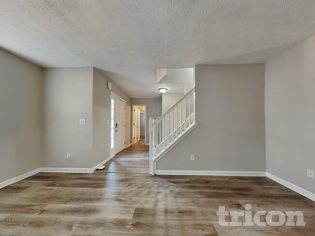 Building Photo - 3845 Forsythia Way