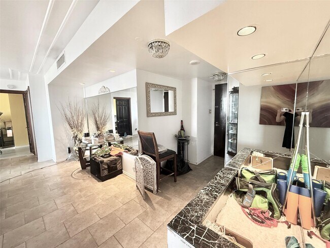 Foto del edificio - 2016 Main St