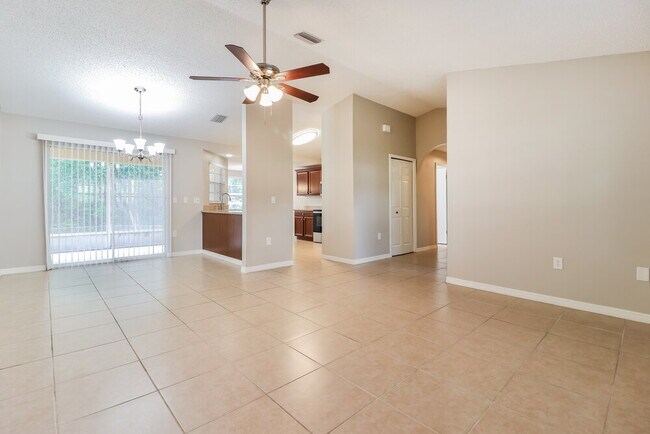 Foto del edificio - 12216 Waco St