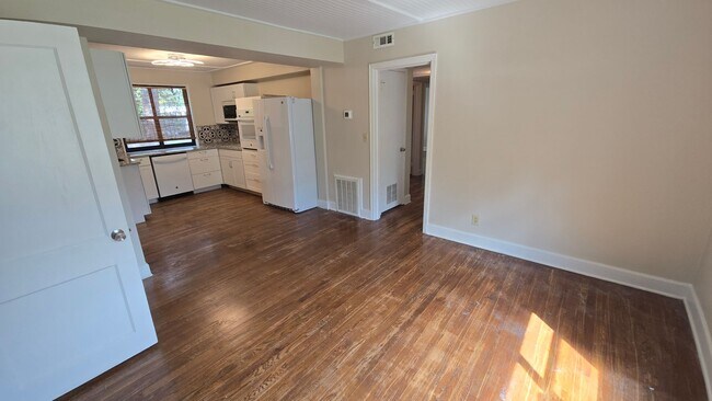 Foto del edificio - Hampton Hills subdivision. Close to Ft. Jackson and I-77.