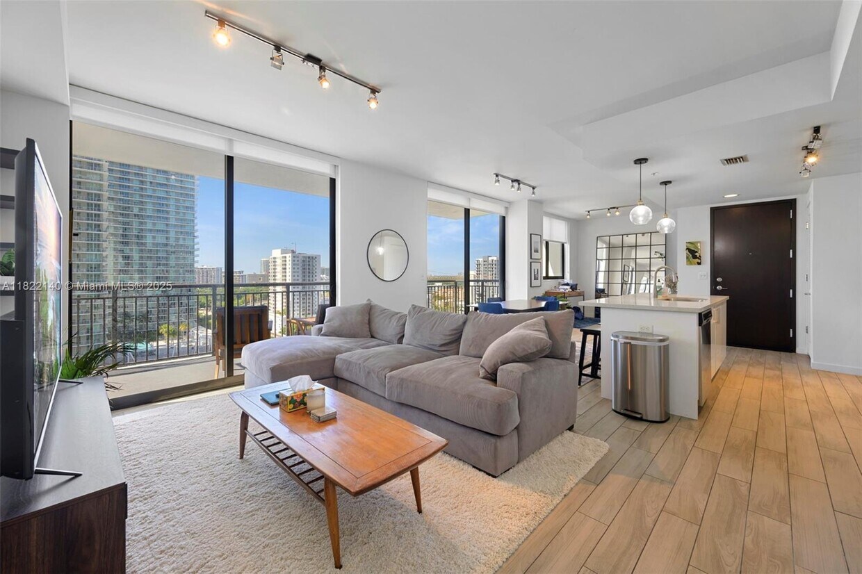 Foto principal - 999 SW 1st Ave