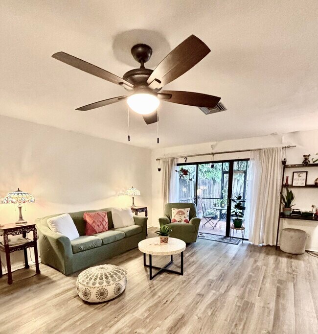 Foto del edificio - 12722 Peconic Ct