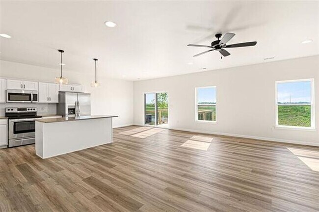 Foto del edificio - $2,500 | 3 Bedroom, 2.5 Bathroom Townhouse | No Pets | Available for August 1st, 2026 Move In!