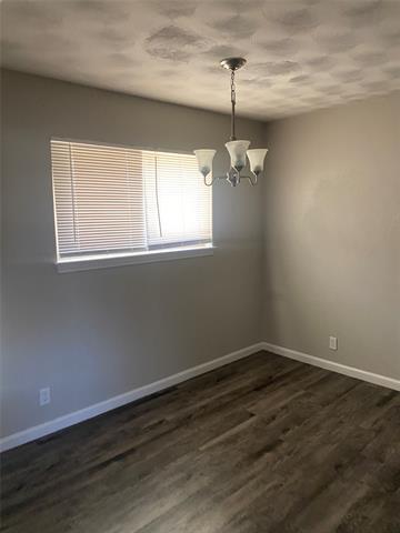 Foto del edificio - 932 W Pleasant Run Rd