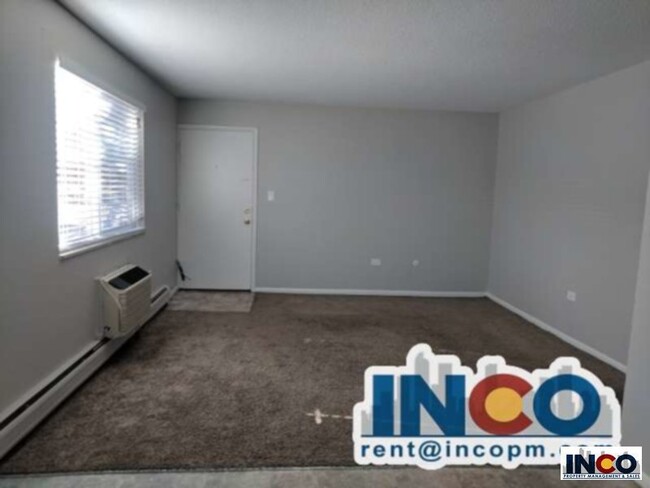 Foto del edificio - Comfortable 2 bed 1 bath Condo Near Sloans...