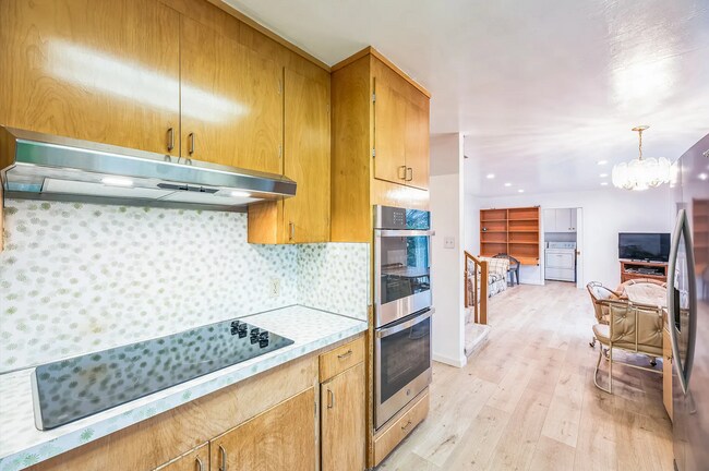 Foto del edificio - 348 Elm Ave