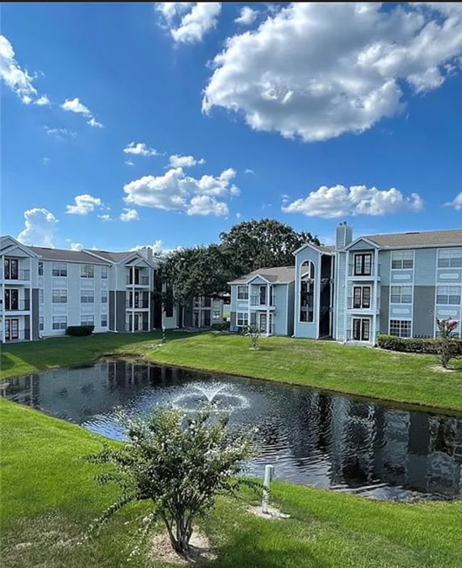 Building Photo - 2550 N Alafaya Trail
