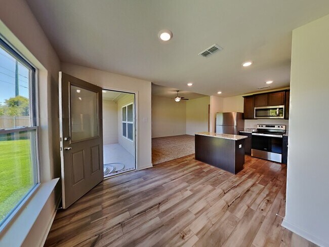 Foto del edificio - 112 Banjo Trl