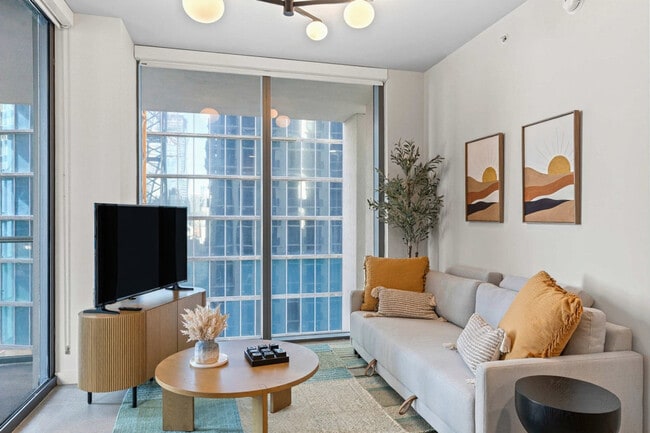 Building Photo - 11 NE 6th St